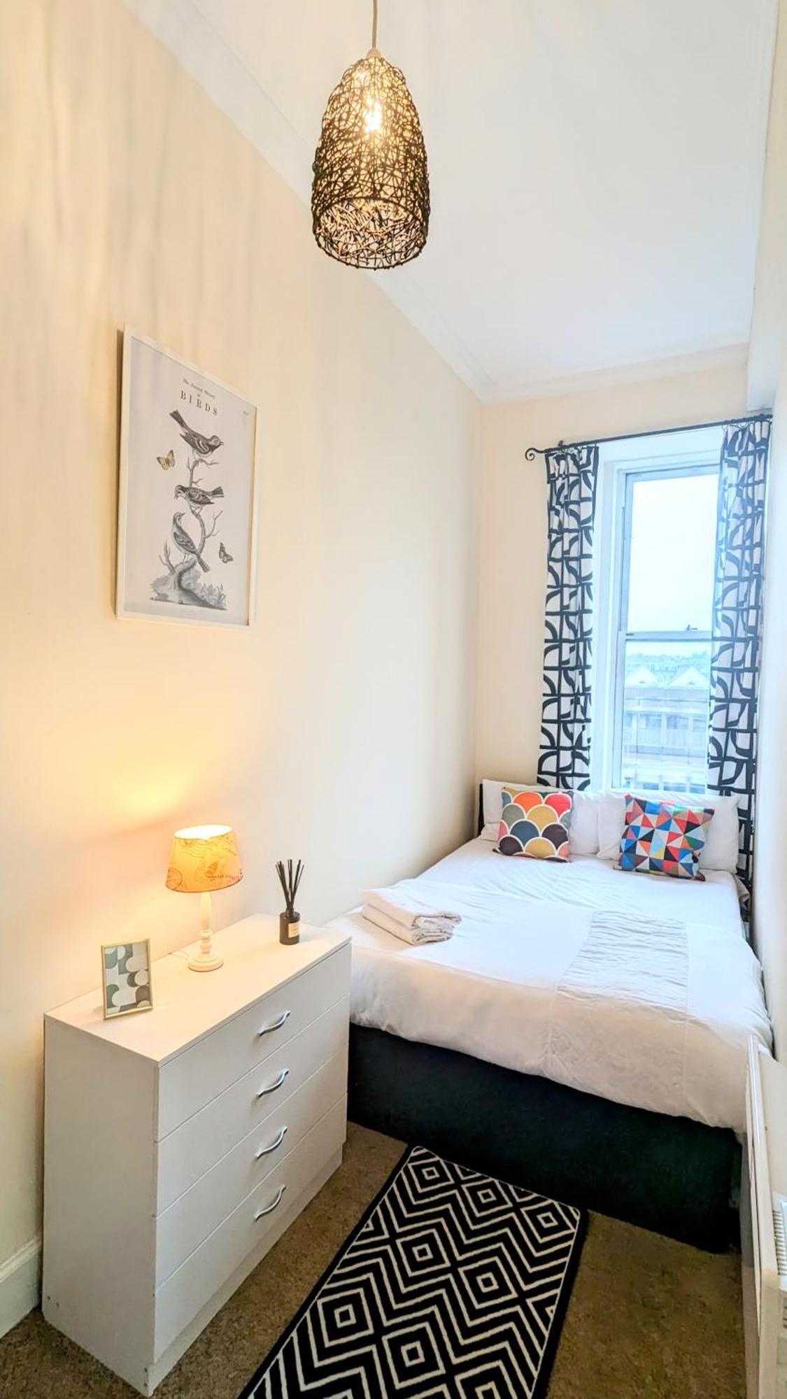 Sunny Haymarket Room Edinburgh Exterior photo